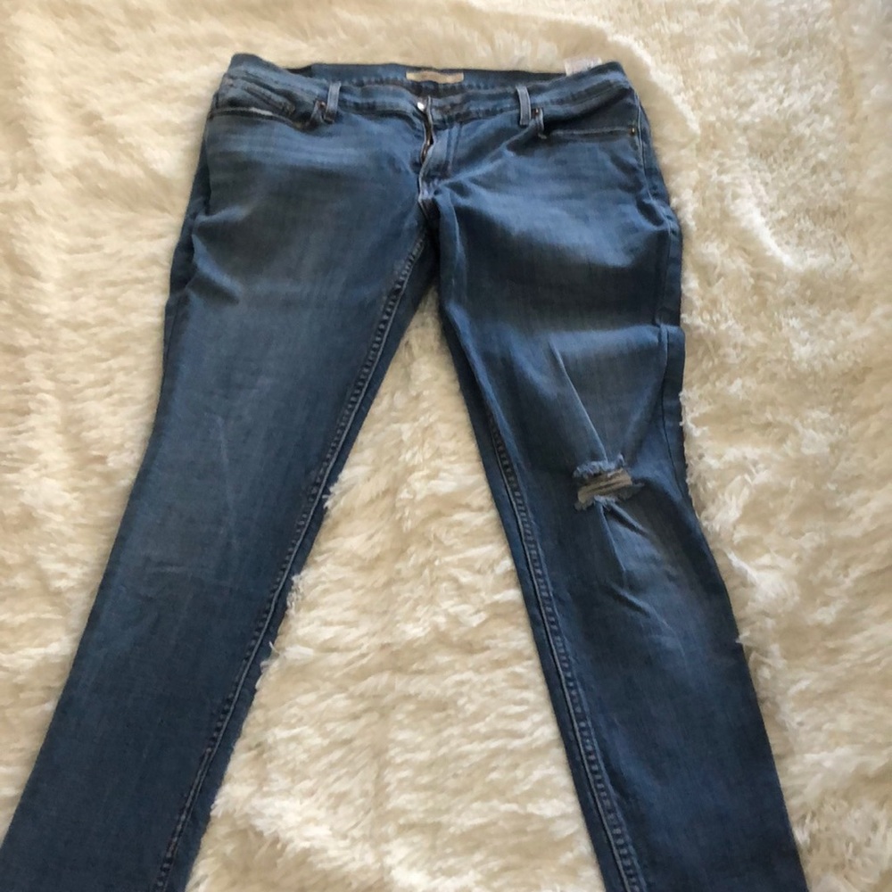 L E V I  J e a n s 🌾